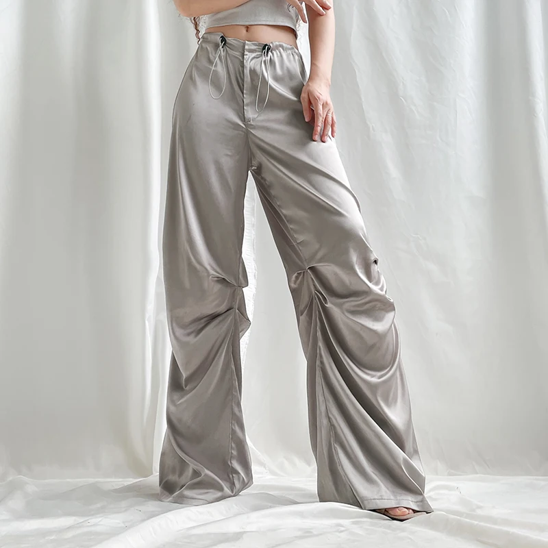 Fashion Satin Wide Leg Women's Pants Baggy Drawstring Jogging Sweatpants 2022 Summer Fashion Low Rise Trouser Elegant Streetwear
Fashion Satin Wide Leg Women's Pants Baggy Drawstring Jogging Sweatpants 2022 Summer Fashion Low Rise Trouser Elegant Streetwear
