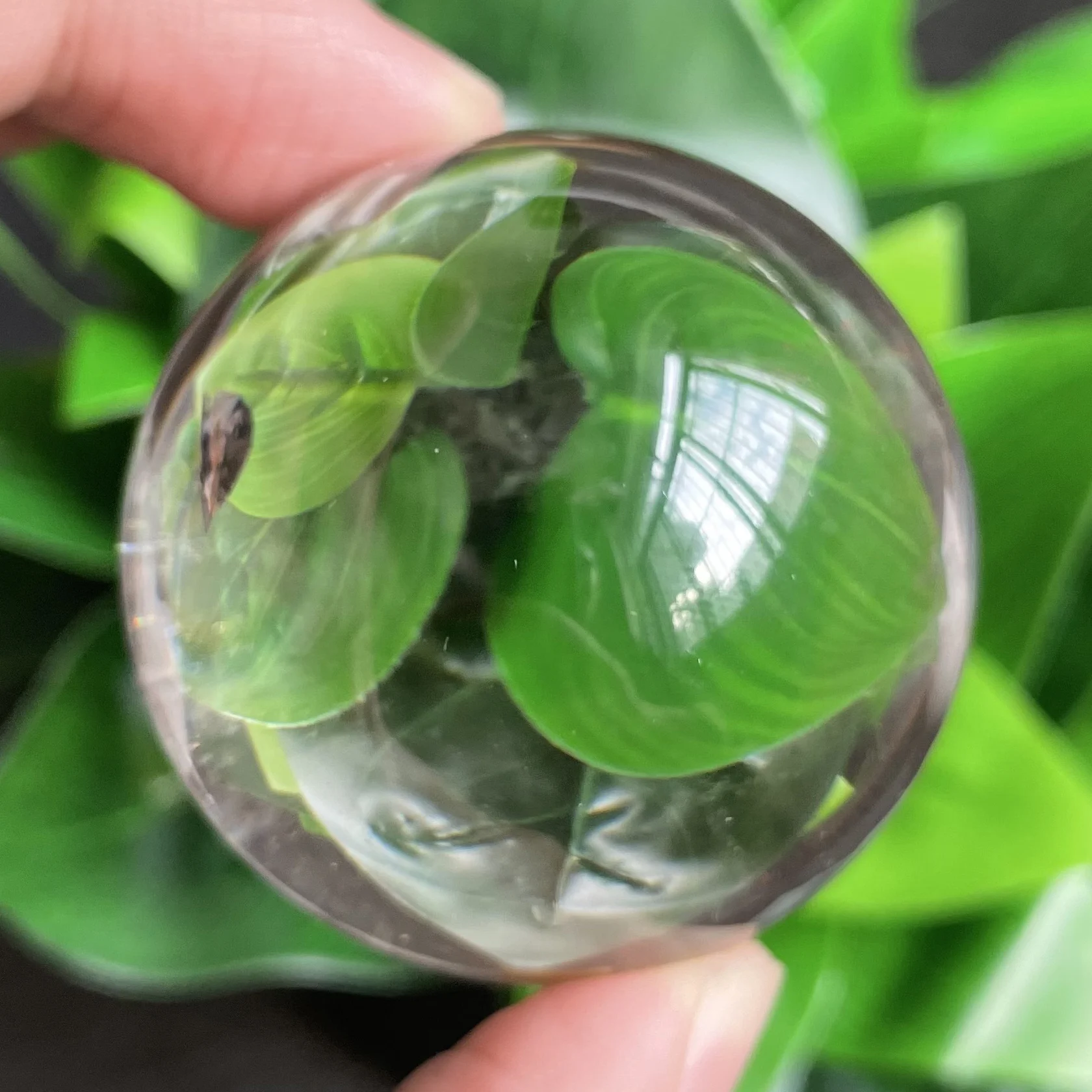 148g Natural Clear Quartz Ball Polished Green Phantom Crystal Sphere Decoration Reiki Healing
148g Natural Clear Quartz Ball Polished Green Phantom Crystal Sphere Decoration Reiki Healing