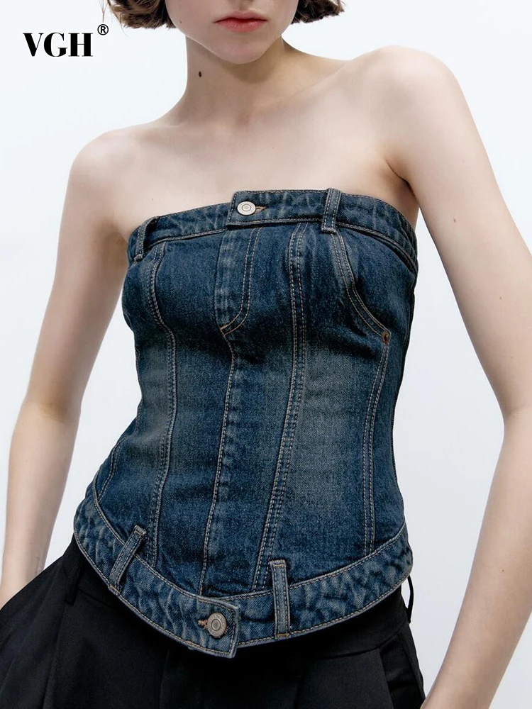 Женская джинсовая майка с открытыми плечами и воротником-лодочкой
Женская джинсовая майка с открытыми плечами и воротником-лодочкой