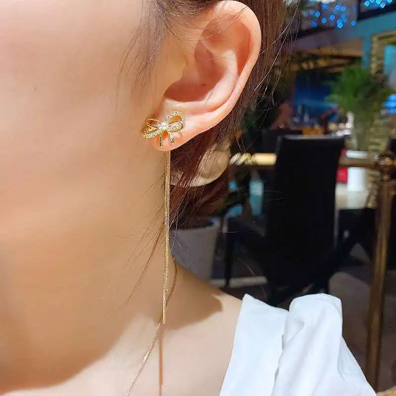 Christmas New In Earrings for Women Tassel Bowknot Pearl Long Ear Studs New Fashion Cute Romantic Jewelry for Women byx
Christmas New In Earrings for Women Tassel Bowknot Pearl Long Ear Studs New Fashion Cute Romantic Jewelry for Women byx