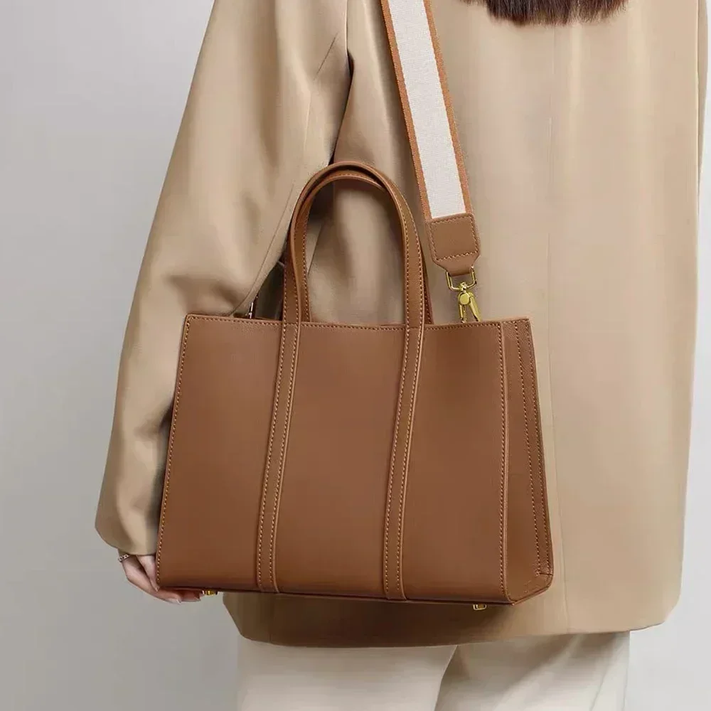 BAG433B82-B84 High Quality New Luxury Brand Designer Fashion Shoulder Bag Genuine LeatherBag solid color messenger bags
BAG433B82-B84 High Quality New Luxury Brand Designer Fashion Shoulder Bag Genuine LeatherBag solid color messenger bags