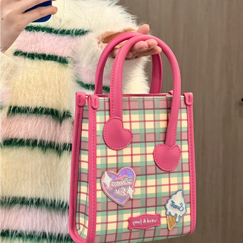 2023 New Mini Niche Design Phone Bag Female Rose Red Senior Sense of Shoulder Crossbody Bag
2023 New Mini Niche Design Phone Bag Female Rose Red Senior Sense of Shoulder Crossbody Bag