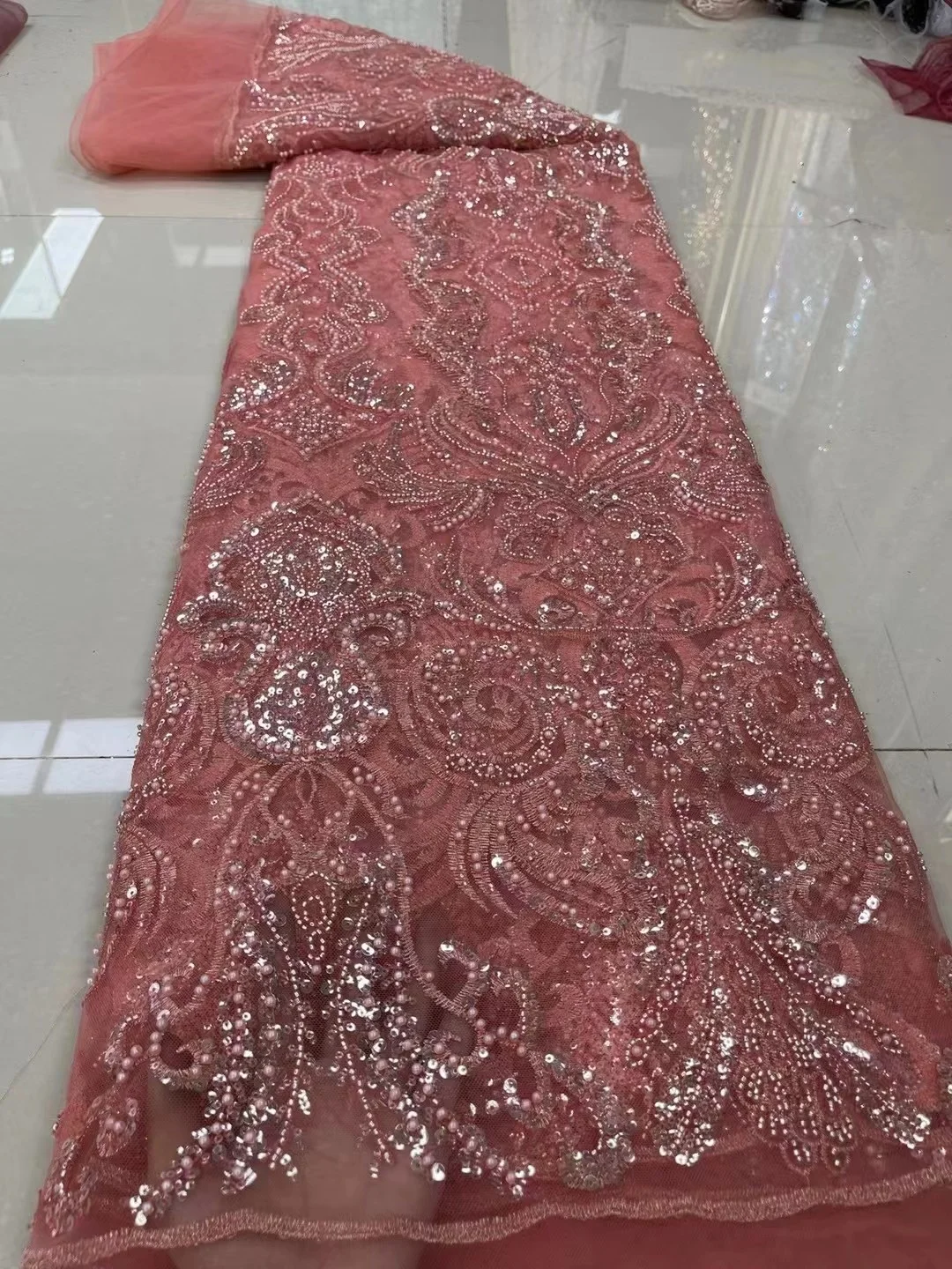 Latest Pink Sequins Lace Fabric High Quality African Lace Fabric Handmade Beads Lace Fabric for Bridal Material 
Latest Pink Sequins Lace Fabric High Quality African Lace Fabric Handmade Beads Lace Fabric for Bridal Material
