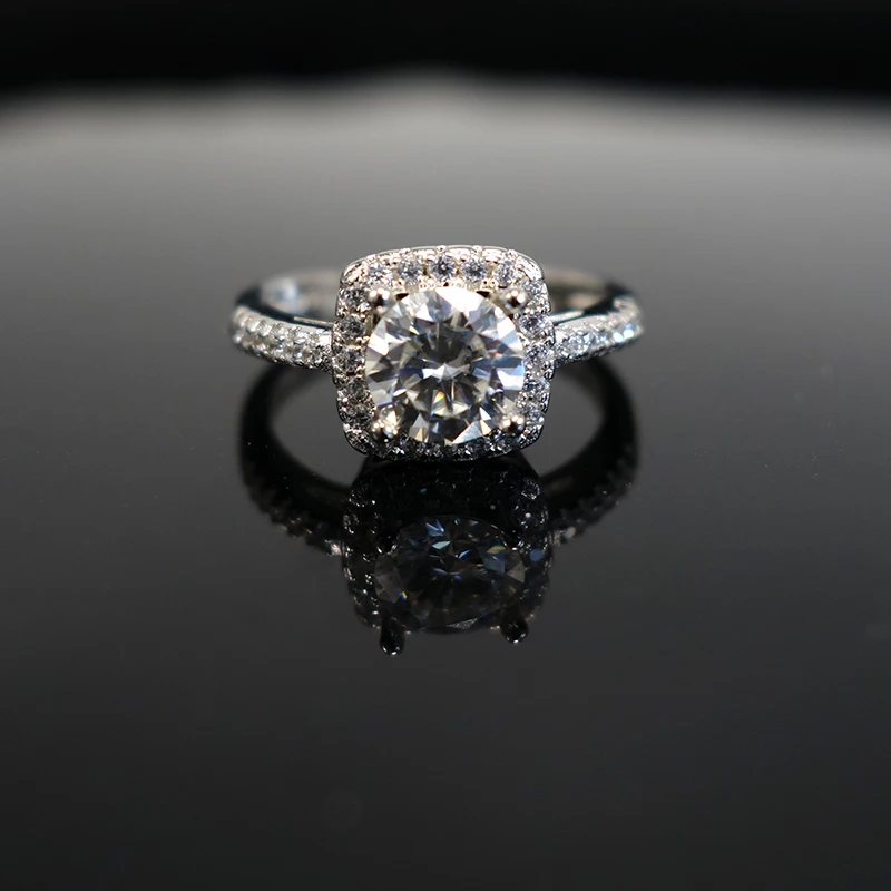 Moissanite Women's Ring D Color VVS1 1ct 925 Sterling Silver Square Wedding Anniversary Ring can be detected with a diamond pen
Moissanite Women's Ring D Color VVS1 1ct 925 Sterling Silver Square Wedding Anniversary Ring can be detected with a diamond pen