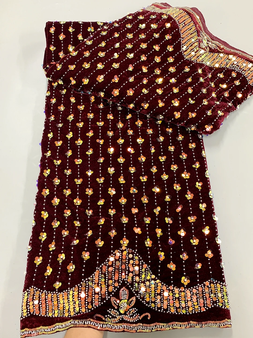 Nigerian Luxury Beaded Sequins Lace Fabric 2024 High Quality Handmade African Velvet Pearls Lace Fabric For Bridal Wedding Dress
Nigerian Luxury Beaded Sequins Lace Fabric 2024 High Quality Handmade African Velvet Pearls Lace Fabric For Bridal Wedding Dress