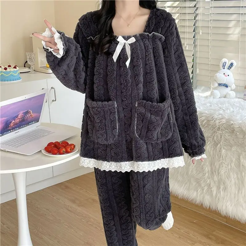 Pajamas Set SleepwearFlannel Female Trouser Suits with Pocket Sweet Plus Size Winter Nightwear Loose Coral Fleece Homewear
Pajamas Set SleepwearFlannel Female Trouser Suits with Pocket Sweet Plus Size Winter Nightwear Loose Coral Fleece Homewear