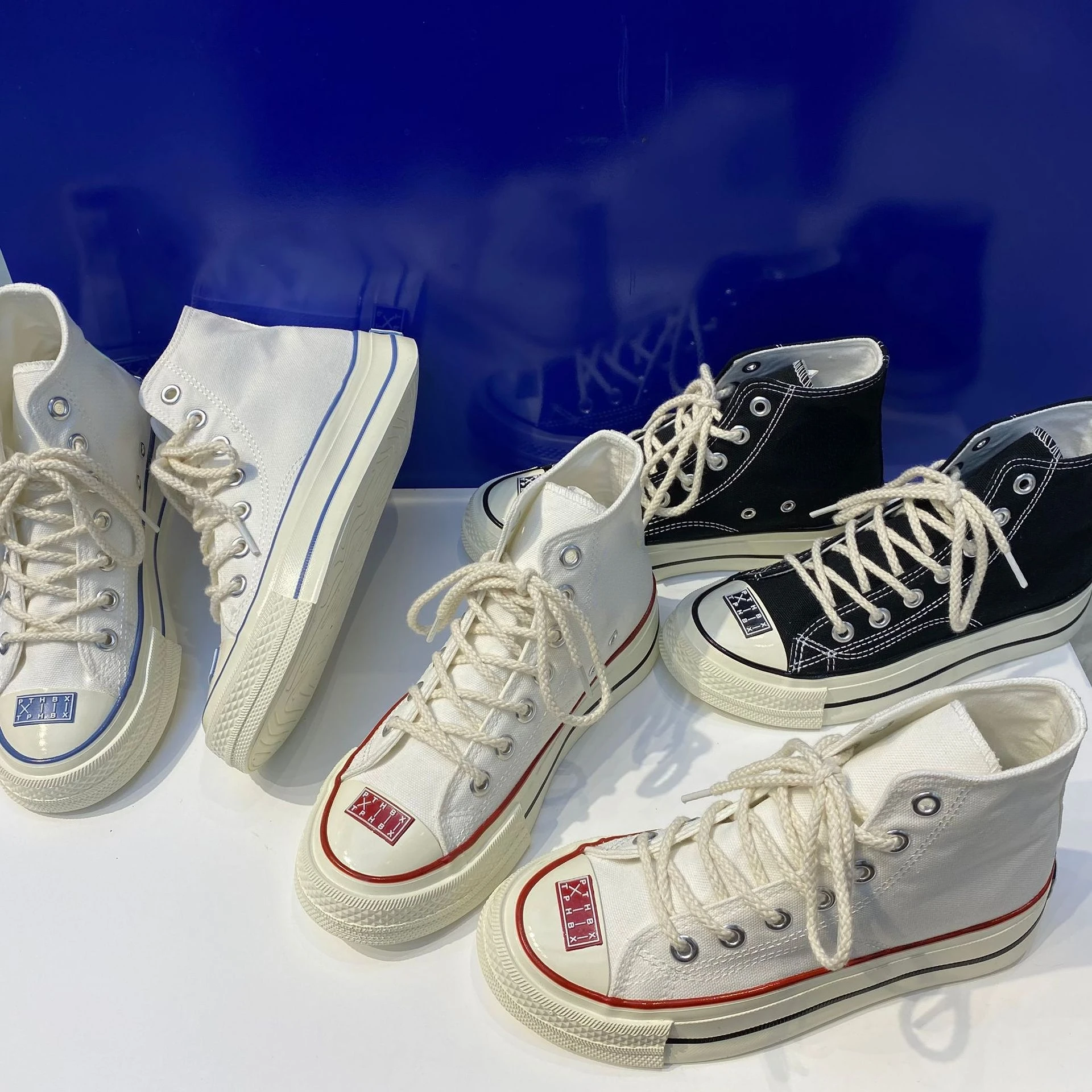 Women Canvas Shoes High Top Vulcanized Sneakers Casual Thick Sole Shoes White Women Classic Unisex Vulcanize Shoe
Women Canvas Shoes High Top Vulcanized Sneakers Casual Thick Sole Shoes White Women Classic Unisex Vulcanize Shoe