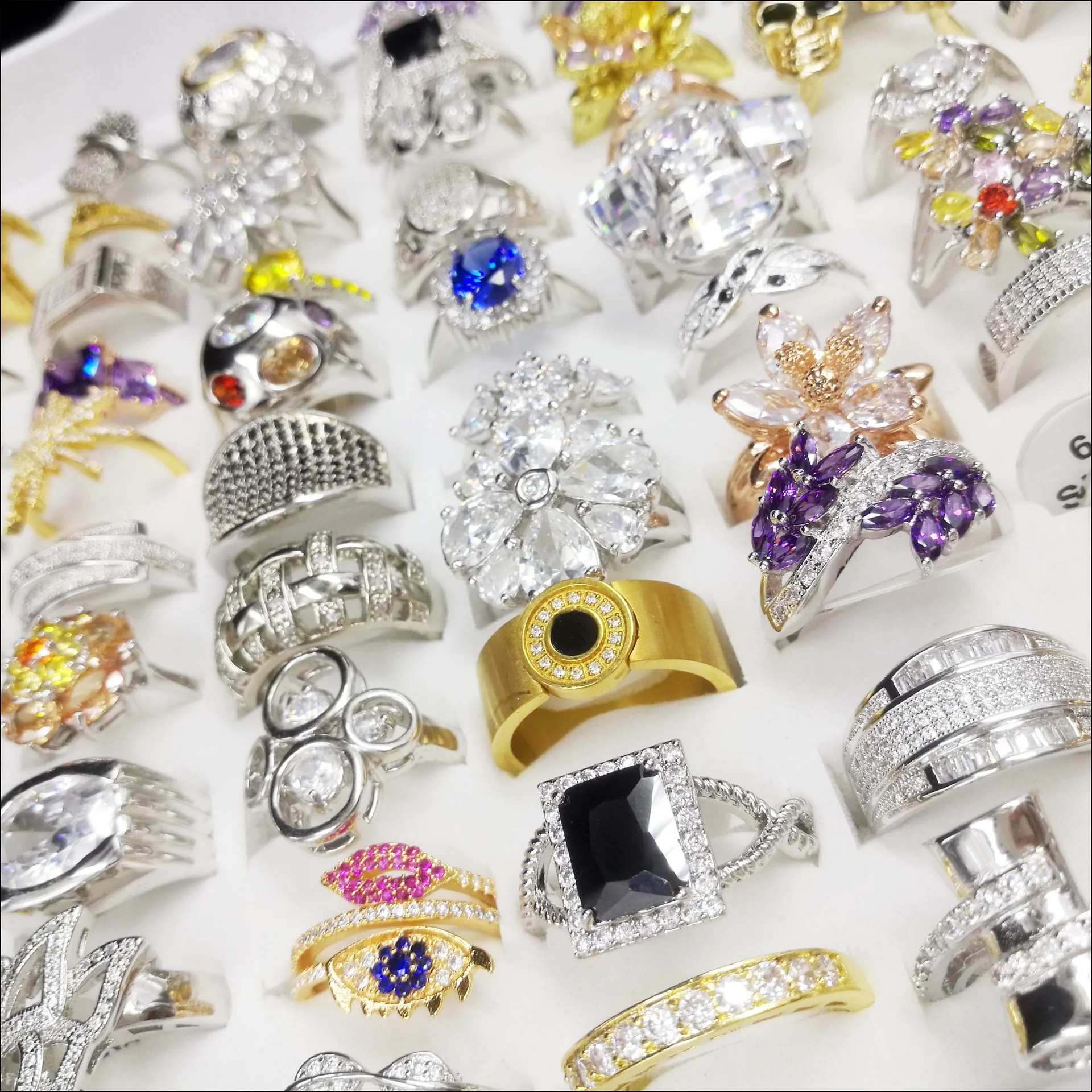 10 шт. роскошные кольца с белым цирконом, милые золотистые и Серебристые обручальные кольца, свадебные кольца с кристаллами бриллианта для ж... 
10 шт. роскошные кольца с белым цирконом, милые золотистые и Серебристые обручальные кольца, свадебные кольца с кристаллами бриллианта для ж...