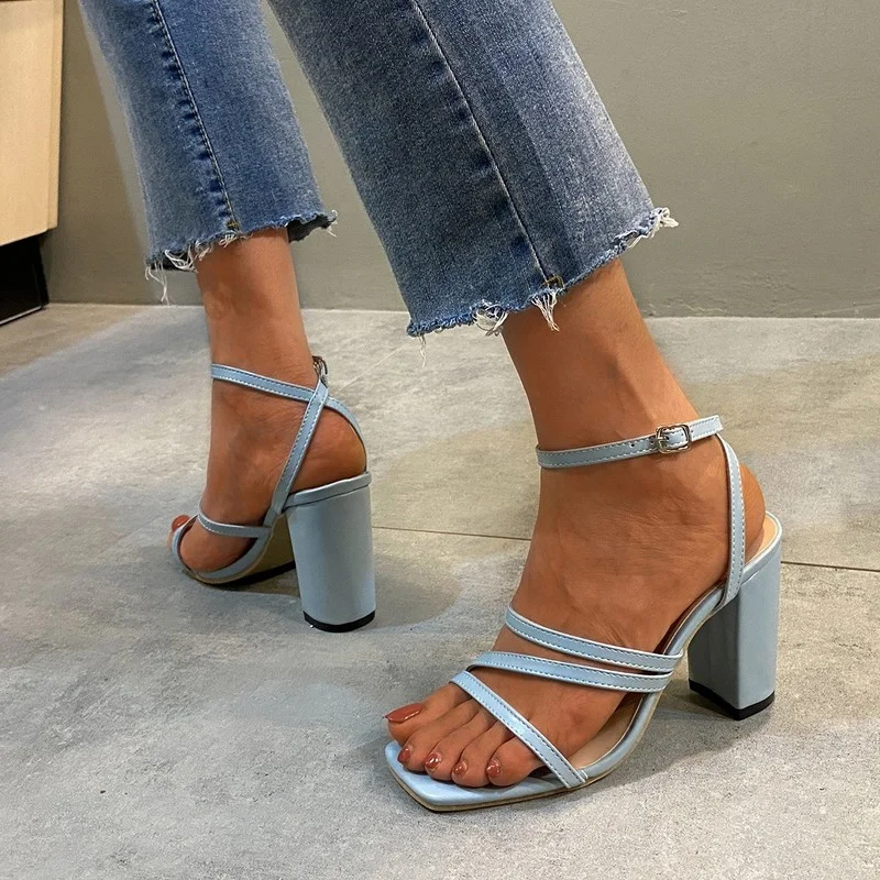 2022 Summer New Women's Sandals Square Head Sexy One Line Buckle Fashion Open Toe Women's High Heels ROMAN SANDALS Size 35-43
2022 Summer New Women's Sandals Square Head Sexy One Line Buckle Fashion Open Toe Women's High Heels ROMAN SANDALS Size 35-43