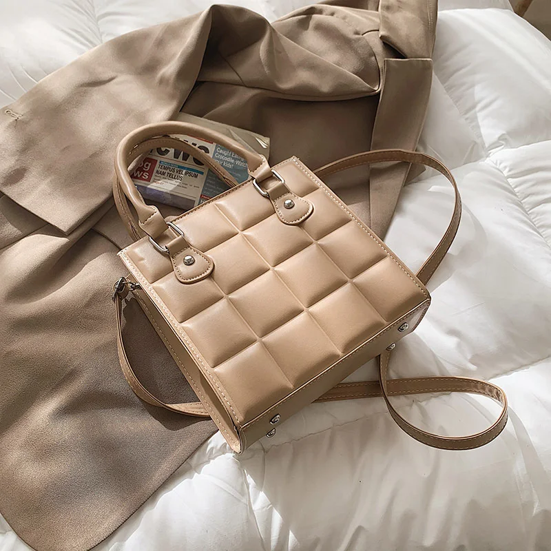 Plaid Square Women Handbag Pu Leather Shoulder Bag Designer Retro Large Capacity Crossbody Bag Casual Female Bag
Plaid Square Women Handbag Pu Leather Shoulder Bag Designer Retro Large Capacity Crossbody Bag Casual Female Bag