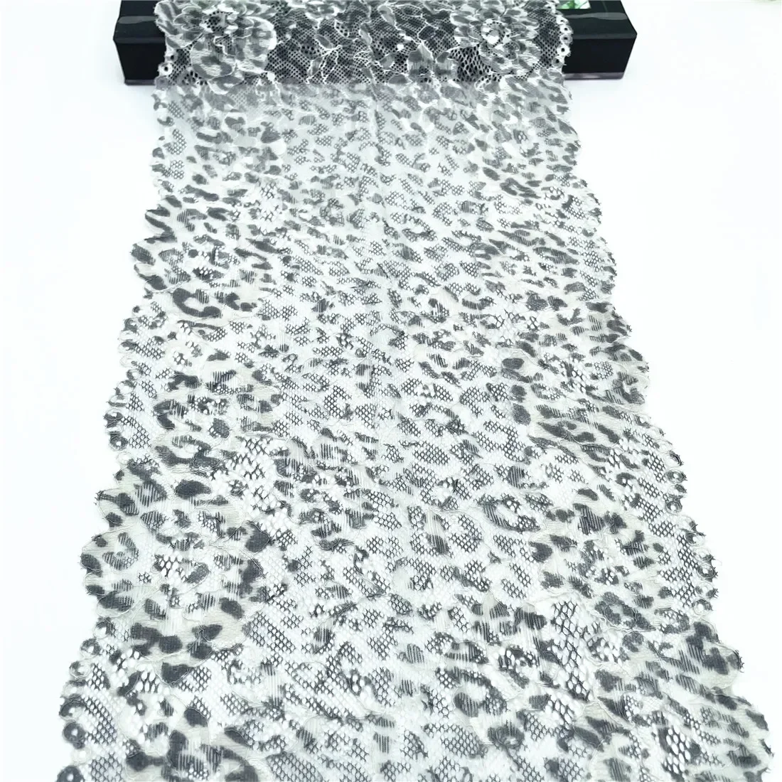 NEW2023 3y/lot Width 8 1/4 inch 21cm Grey Leopard Elastic Lace Trim For Lingerie Sewing Craft DIY Apparel Fabric Lace Garment Ac
NEW2023 3y/lot Width 8 1/4 inch 21cm Grey Leopard Elastic Lace Trim For Lingerie Sewing Craft DIY Apparel Fabric Lace Garment Ac