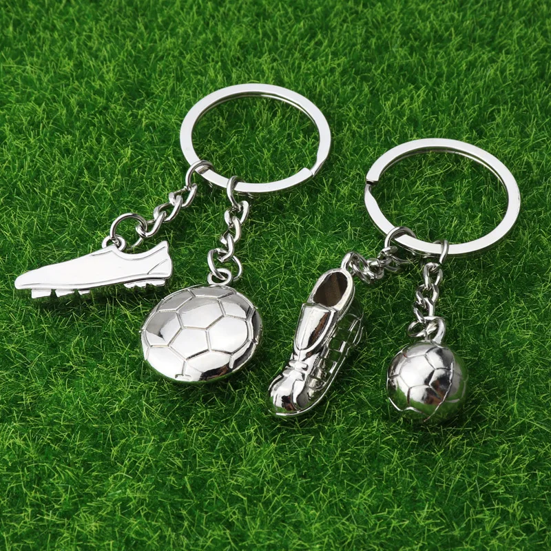 

Men Football Field Soccer Key Chain Holder Playground Sports Souvenir Keyring Ornament Keychains Jewelry Football Fans Club Gift