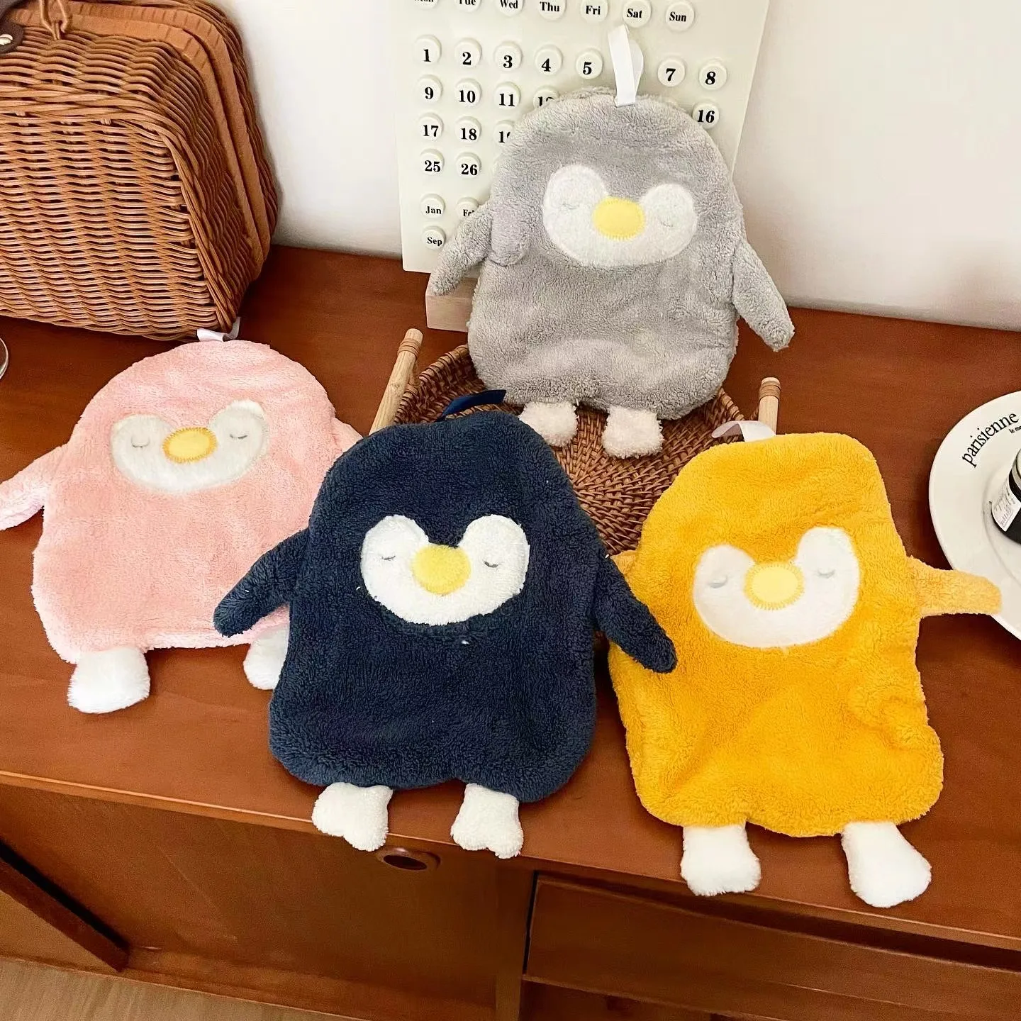 Household hanging double absorbent hand towel Cute Penguin bathroom bathroom hand towel soft coral velvet handkerchief
Household hanging double absorbent hand towel Cute Penguin bathroom bathroom hand towel soft coral velvet handkerchief