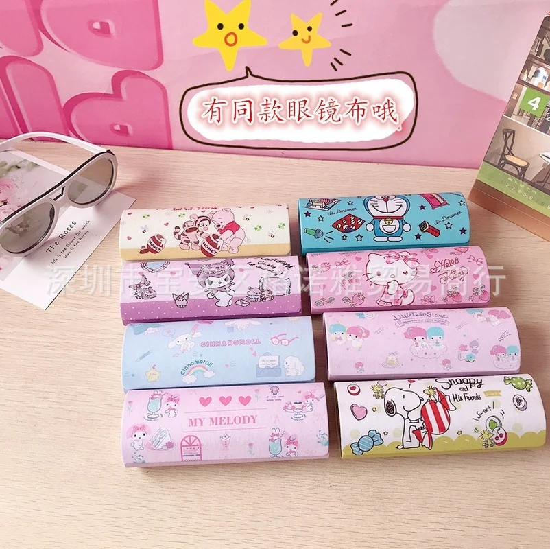 Милые аниме My Melody Cinnamoroll Kuromi Hello Kitty маленькие двойные звезды студенческие портативные антибликовые очки коробка для хранения
Милые аниме My Melody Cinnamoroll Kuromi Hello Kitty маленькие двойные звезды студенческие портативные антибликовые очки коробка для хранения