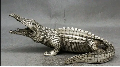 10inch Folk Chinese FengShui Silver Strong Guard Animal Crocodile Alligator Statue
10inch Folk Chinese FengShui Silver Strong Guard Animal Crocodile Alligator Statue