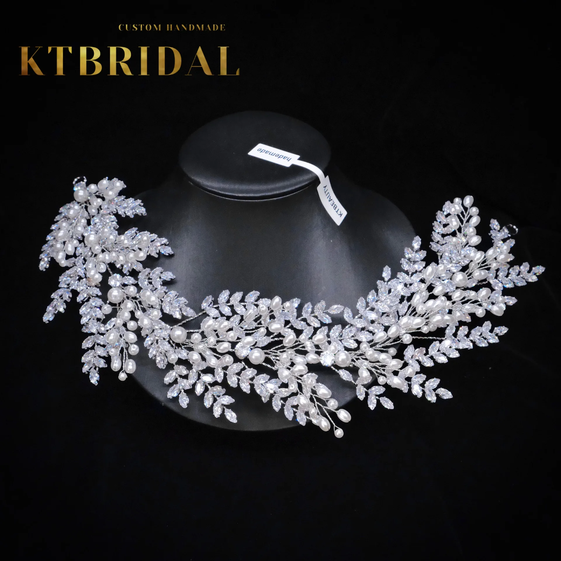 Новинка KTBRIDAL тиара Корона Свадебные головные уборы ручной работы циркониевый жемчуг Модная бижутерия женский подарок свадебные аксессуары
Новинка KTBRIDAL тиара Корона Свадебные головные уборы ручной работы циркониевый жемчуг Модная бижутерия женский подарок свадебные аксессуары