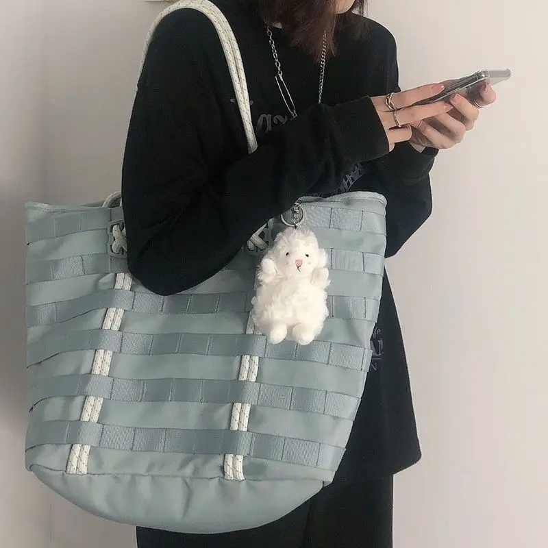 2023 new Tote bag haze blue women's portable shoulder bag travel bag bag reflective large capacity
2023 new Tote bag haze blue women's portable shoulder bag travel bag bag reflective large capacity