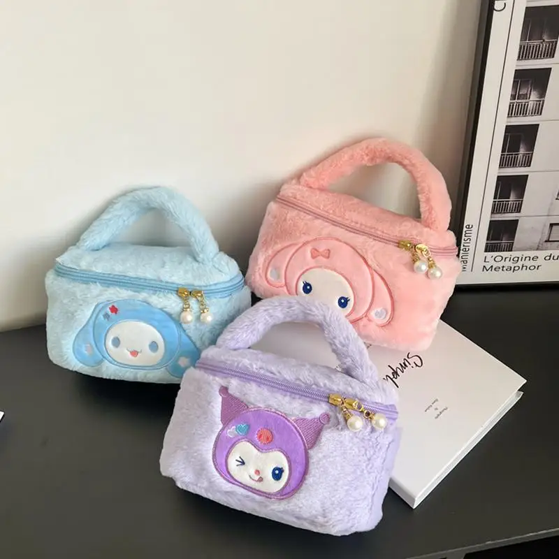Kawaii Sanriod аниме хобби Cinnamoroll My Melody Kuromi новая плюшевая косметичка Студенческая сумка для хранения Портативная сумка для ланча
Kawaii Sanriod аниме хобби Cinnamoroll My Melody Kuromi новая плюшевая косметичка Студенческая сумка для хранения Портативная сумка для ланча