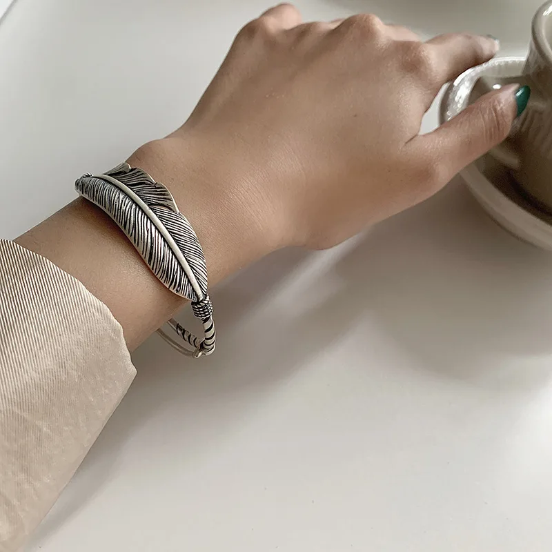 TR Silver Color Feather Bracelet Retro Korea Dongdaemun Fashion Literature and Art Sen Department Jewelry Gift Bracelet Jewelry
TR Silver Color Feather Bracelet Retro Korea Dongdaemun Fashion Literature and Art Sen Department Jewelry Gift Bracelet Jewelry