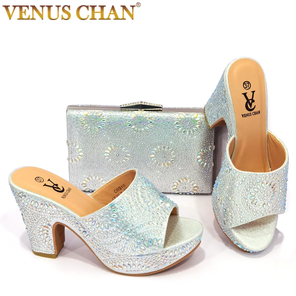Latest Design African Wedding Italian Shoe and Bag Sets Decorated with Appliques Nigerian Women Wedding Shoes High Quality Pumps
Latest Design African Wedding Italian Shoe and Bag Sets Decorated with Appliques Nigerian Women Wedding Shoes High Quality Pumps