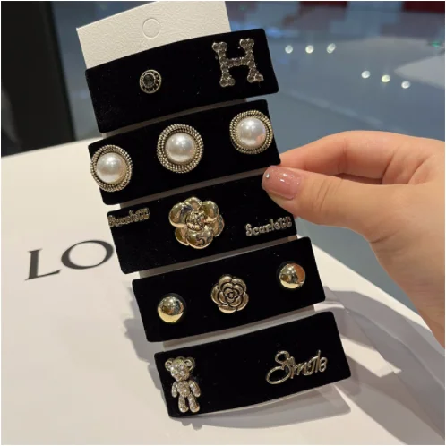 Hairpin female gold velvet bow rhinestone crystal elegant and simple hairpins
Hairpin female gold velvet bow rhinestone crystal elegant and simple hairpins