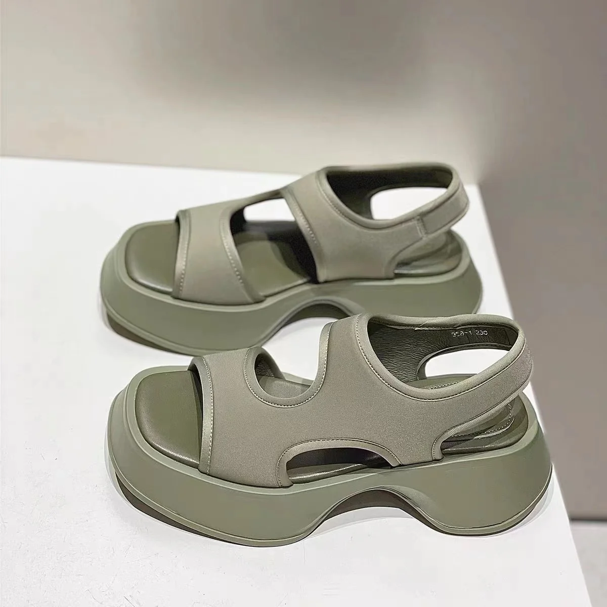 Women's Sandals Wedge Heel 2022 Summer Selling Open Fashion Pu Beach Elastic Fabric Sandals All-match Roman Sandalias Mujer
Women's Sandals Wedge Heel 2022 Summer Selling Open Fashion Pu Beach Elastic Fabric Sandals All-match Roman Sandalias Mujer