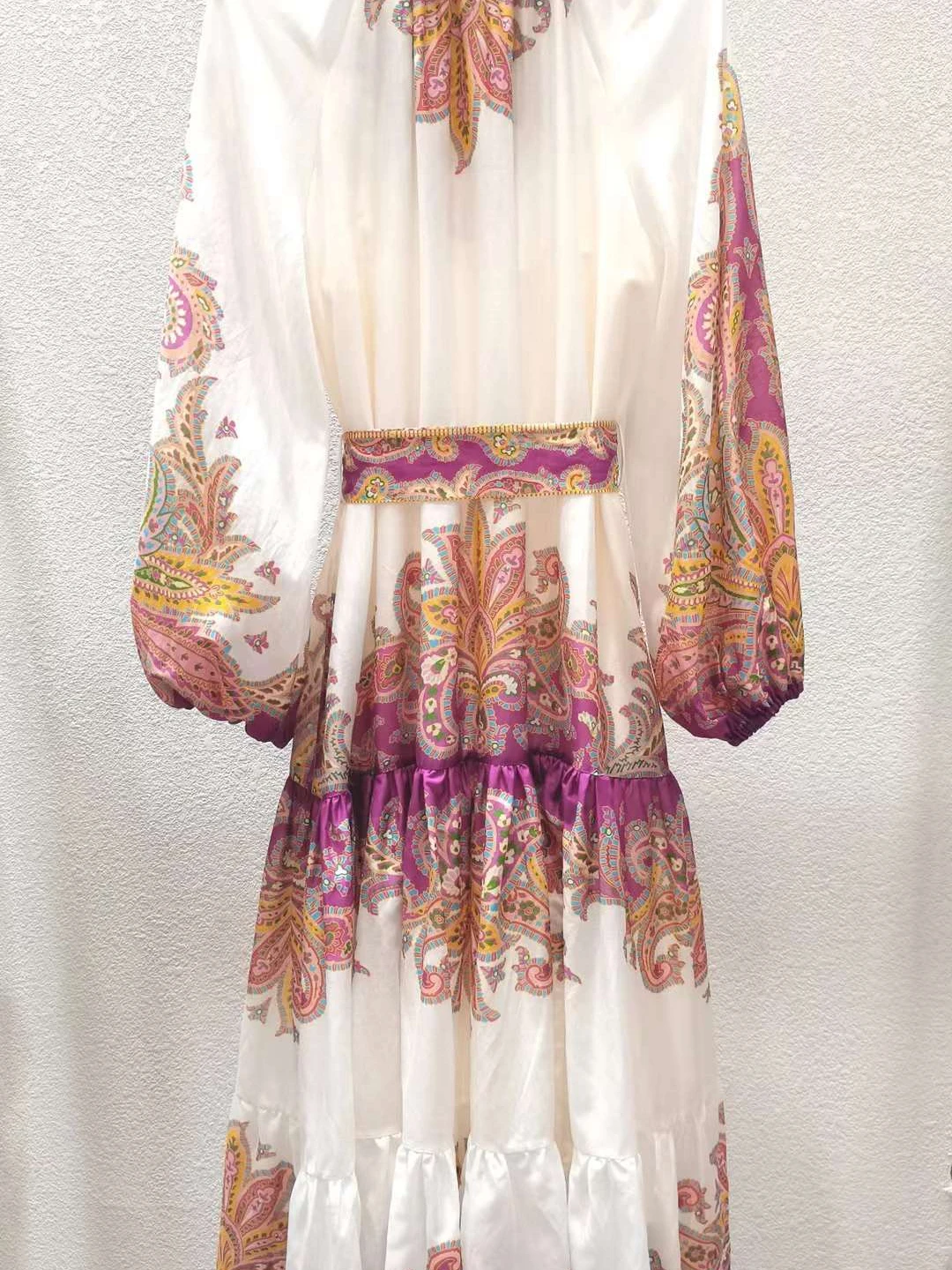 Pink Paisley Print Indie Folk Self Bow Tie Neckline White Mid-calf Dress 2022 Summer Top Quality Cotton Silk Woman Clothing 
Pink Paisley Print Indie Folk Self Bow Tie Neckline White Mid-calf Dress 2022 Summer Top Quality Cotton Silk Woman Clothing