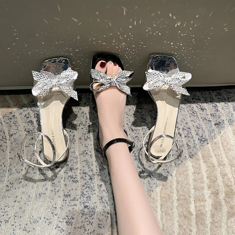 Женские босоножки с открытым носком, сандалии со стразами и бантом, туфли на среднем квадратном каблуке, прозрачные зеркальные туфли с квад...
Женские босоножки с открытым носком, сандалии со стразами и бантом, туфли на среднем квадратном каблуке, прозрачные зеркальные туфли с квад...