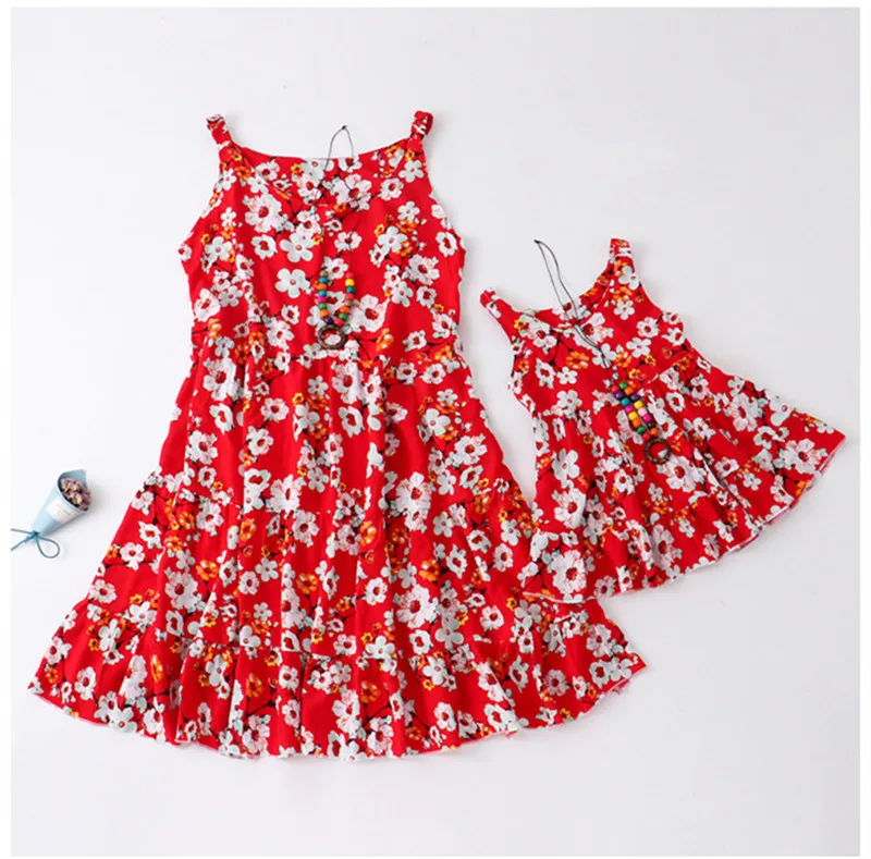 Sleeveless Adult Kids Summer Beach Dresses for Mother Daughter Matching Clothes Mom Girls Floral Print A-Line Dress
Sleeveless Adult Kids Summer Beach Dresses for Mother Daughter Matching Clothes Mom Girls Floral Print A-Line Dress
