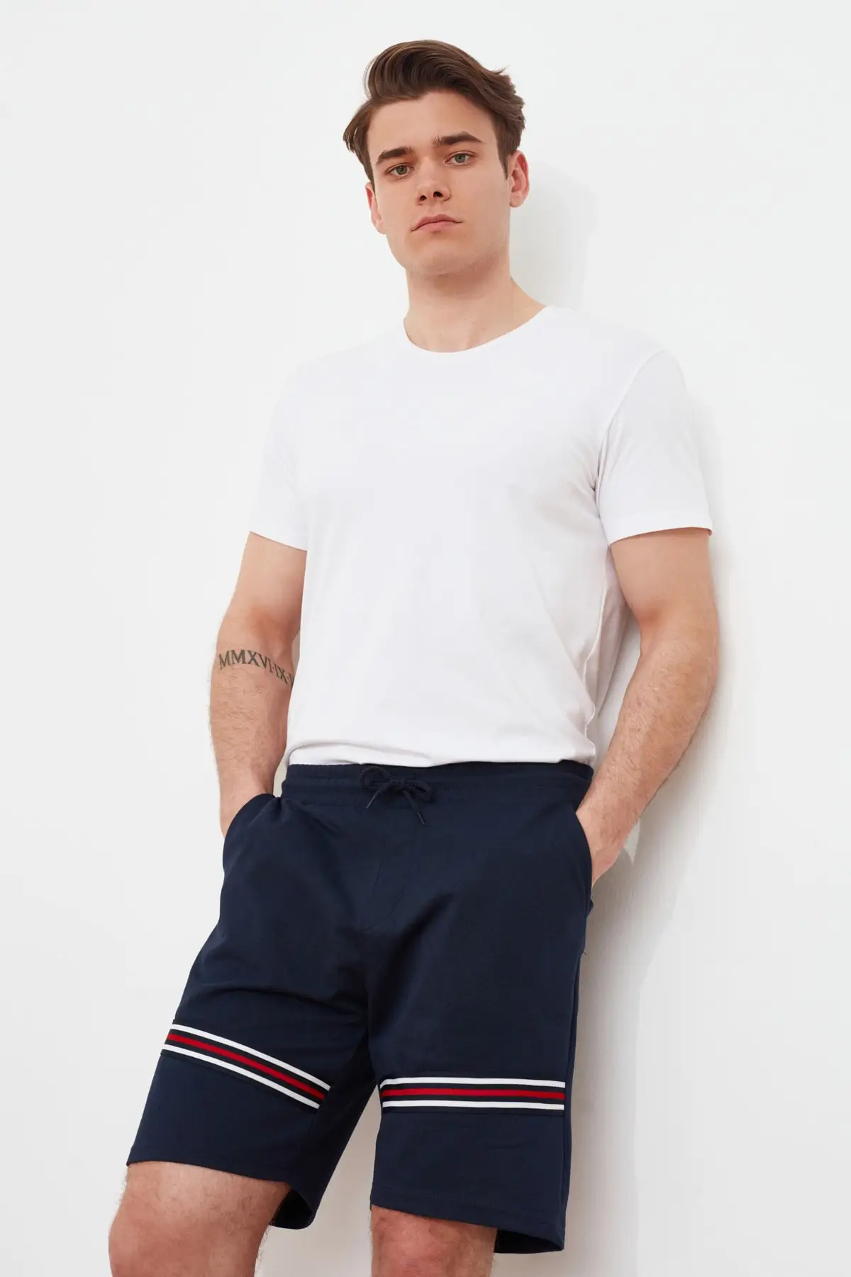 

Trendyol Male Regular Fit Stripe Shorts & Bermuda TMNSS21SR0340