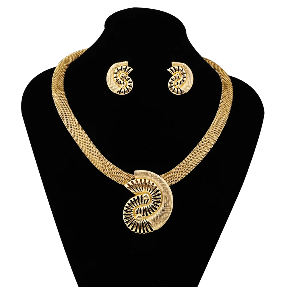 African Gold Color Hollow Shell Conch Design Pendant Necklace Earring Jewelry Set Dubai Nigerian Women Wedding Party Gifts
African Gold Color Hollow Shell Conch Design Pendant Necklace Earring Jewelry Set Dubai Nigerian Women Wedding Party Gifts