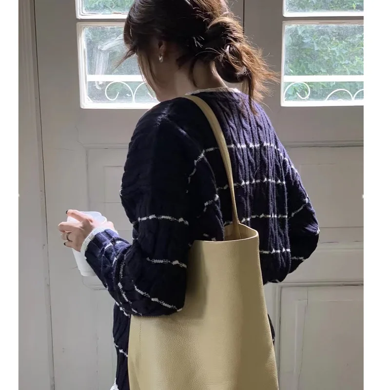 Новинка 2022, Женский пуловер в полоску в стиле преппи на осень и зиму, свободный свитер, топы
Новинка 2022, Женский пуловер в полоску в стиле преппи на осень и зиму, свободный свитер, топы