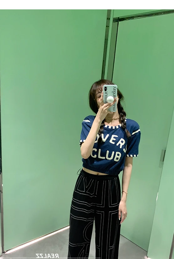 124077 Fashion Classic Trendy luxury design New Summer Printing Round Neck Splicing Letter T-shirt
124077 Fashion Classic Trendy luxury design New Summer Printing Round Neck Splicing Letter T-shirt