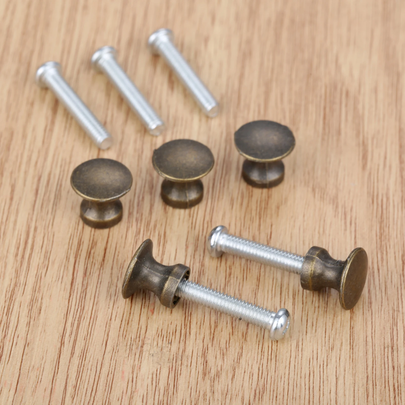 5 шт., мини-ручки из цинкового сплава для мебели, 12 мм х 11 мм
5 шт., мини-ручки из цинкового сплава для мебели, 12 мм х 11 мм