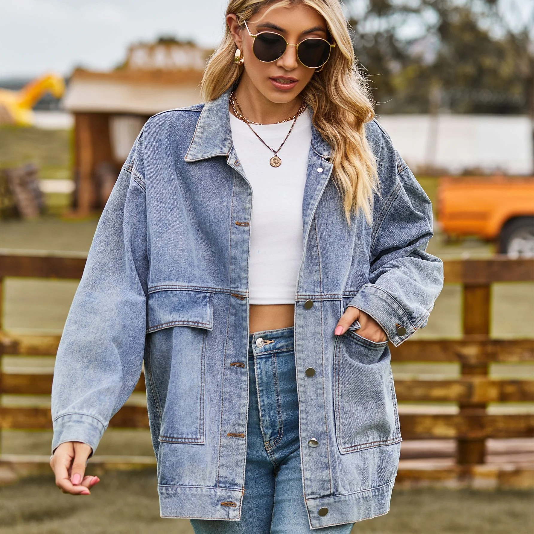 2023 Autumn New Women's Long Sleeve Denim Jacket Fashion Loose Versatile Mid-Length Jeans Coat Casual Clothing S-2XL
2023 Autumn New Women's Long Sleeve Denim Jacket Fashion Loose Versatile Mid-Length Jeans Coat Casual Clothing S-2XL