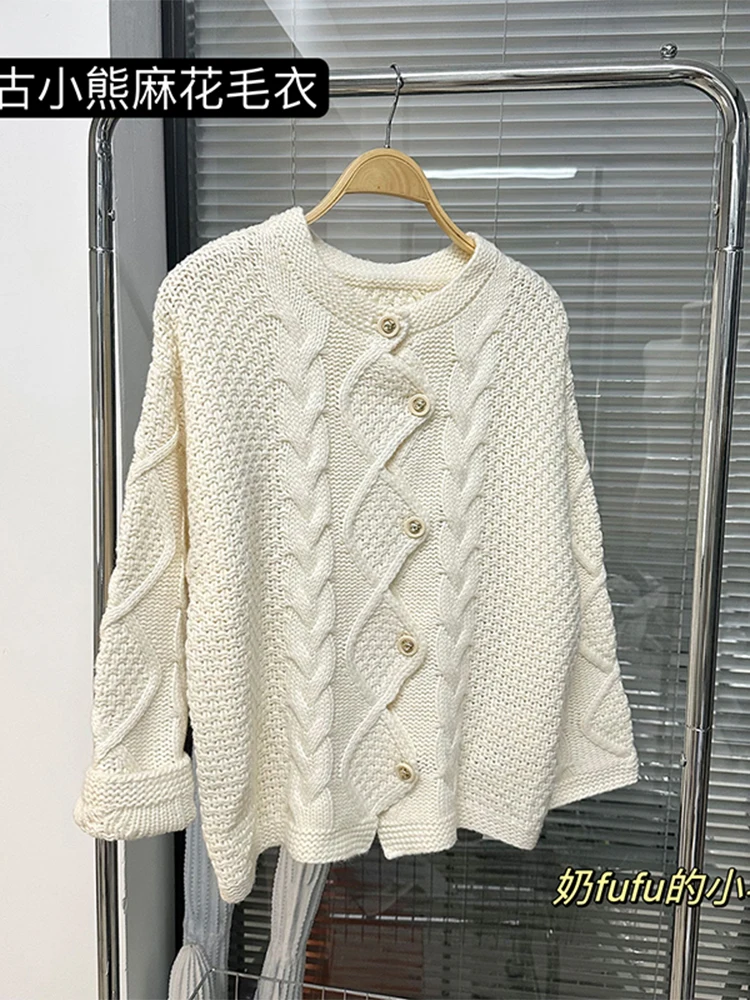 Женский винтажный однобортный Кардиган, свободный однотонный трикотажный кардиган с круглым вырезом, Осень-зима 2022
Женский винтажный однобортный Кардиган, свободный однотонный трикотажный кардиган с круглым вырезом, Осень-зима 2022