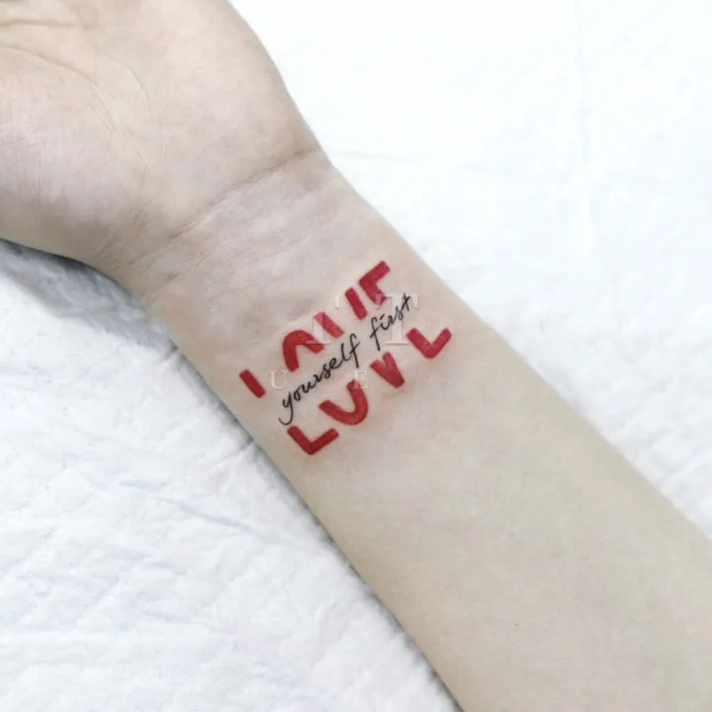 Waterproof Temporary Tattoo Sticker Korean Style Red English Design Body Art Fake Tattoo Flash Tattoo Arm Female Male
Waterproof Temporary Tattoo Sticker Korean Style Red English Design Body Art Fake Tattoo Flash Tattoo Arm Female Male
