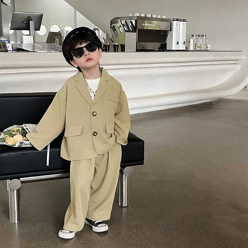 2023 Spring Children's Suit Set Boys' Fashion Solid Color Suit Coat and Pants 2 Piece Set Handsome and Simple Sets Cotton 
2023 Spring Children's Suit Set Boys' Fashion Solid Color Suit Coat and Pants 2 Piece Set Handsome and Simple Sets Cotton