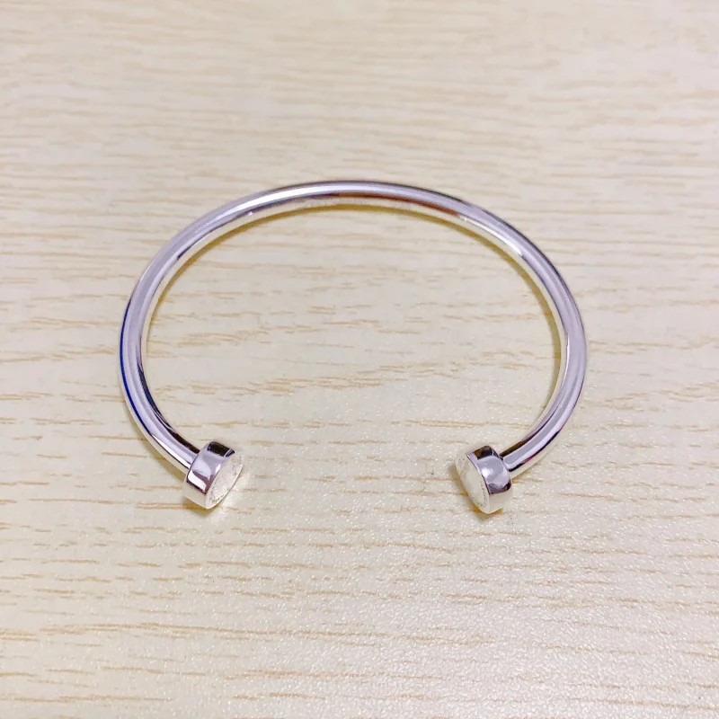 2023 High Quality Plata 925 Sterling Silver Simple Exquisite Heart-Shape Bracelet For Women/Man Luxury Jewelry Valentine's Gift
2023 High Quality Plata 925 Sterling Silver Simple Exquisite Heart-Shape Bracelet For Women/Man Luxury Jewelry Valentine's Gift