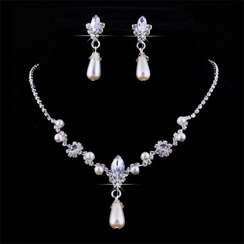 2022 New Trend Nigerian Drop Imitation Pearl Jewelry Set CZ Dangle Earrings Fashion Women Crystal Flower Necklace Bride Wedding
2022 New Trend Nigerian Drop Imitation Pearl Jewelry Set CZ Dangle Earrings Fashion Women Crystal Flower Necklace Bride Wedding