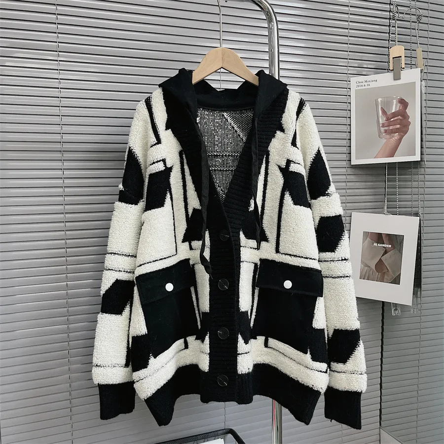 SuperAen Loose Korean Style Stitching Contrast Knit Cardigan Autumn Winter New Casual Sweater Jacket Women
SuperAen Loose Korean Style Stitching Contrast Knit Cardigan Autumn Winter New Casual Sweater Jacket Women