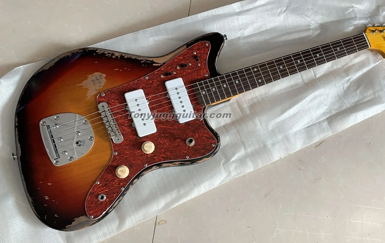 Masterbuilt 58 Jazzmaster Relic Sunburst Electric Guitar , slightly slim C-shape Neck
Masterbuilt 58 Jazzmaster Relic Sunburst Electric Guitar , slightly slim C-shape Neck