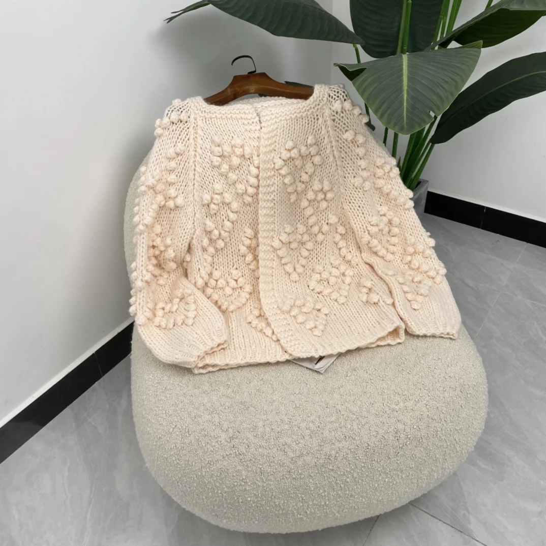 Sweet Style 2022 Autumn Winter Top Quality Pink Comfortable Balls Covered Button Women Knit Cardigans
Sweet Style 2022 Autumn Winter Top Quality Pink Comfortable Balls Covered Button Women Knit Cardigans