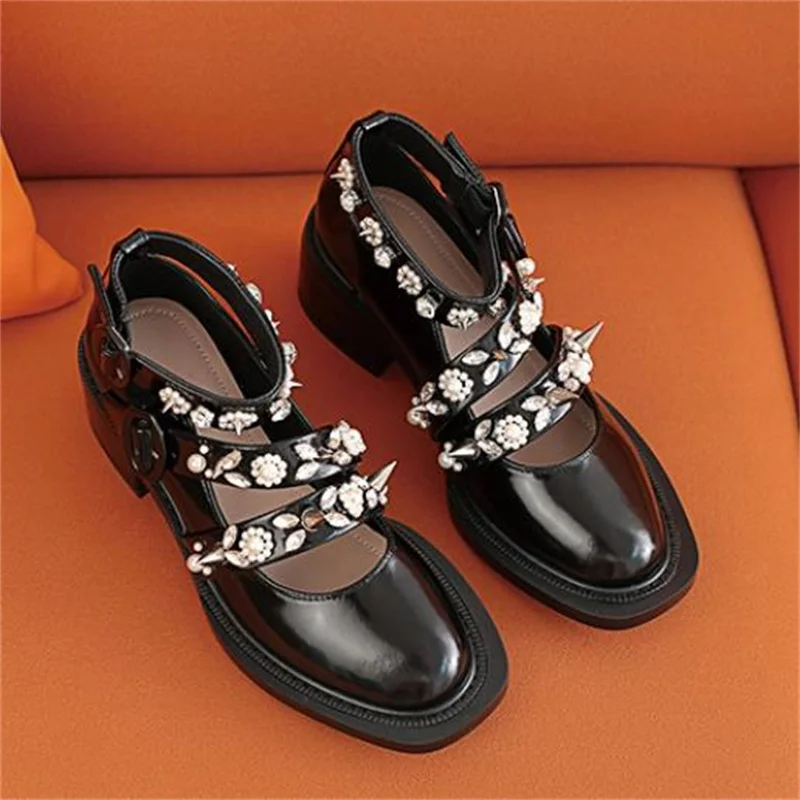 Женские туфли с заклепками и жемчужной пряжкой, женские ремешки на щиколотке, обувь на высоком каблуке, с квадратным носком, женские ремни, застежки, женская обувь
Женские туфли с заклепками и жемчужной пряжкой, женские ремешки на щиколотке, обувь на высоком каблуке, с квадратным носком, женские ремни, застежки, женская обувь