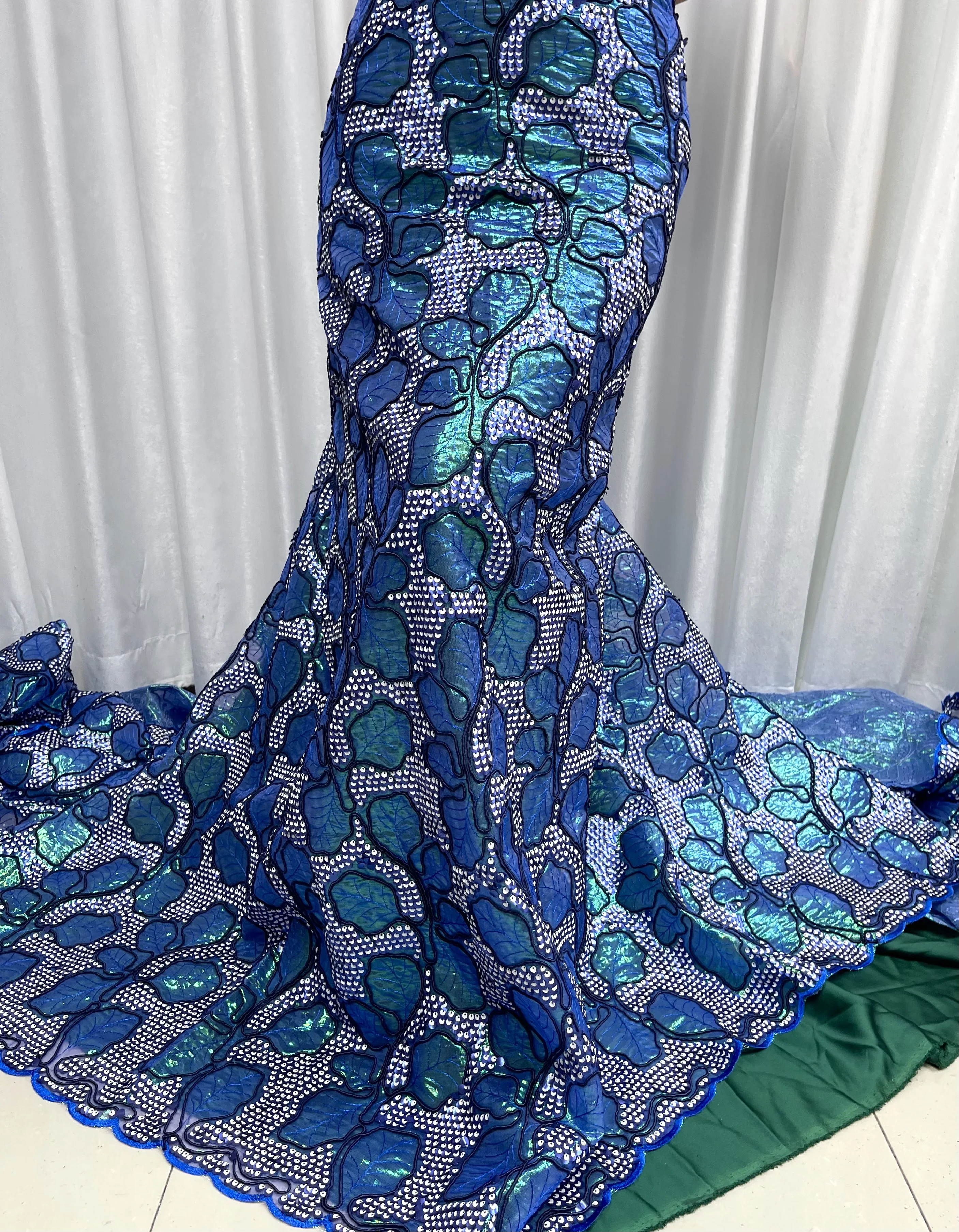African Lace Sequins Fabrics For Women Evening Dresses Wine Embroidery Sewing Material Mesh Beaded Fabric Cloth Sewing 5yards 
African Lace Sequins Fabrics For Women Evening Dresses Wine Embroidery Sewing Material Mesh Beaded Fabric Cloth Sewing 5yards