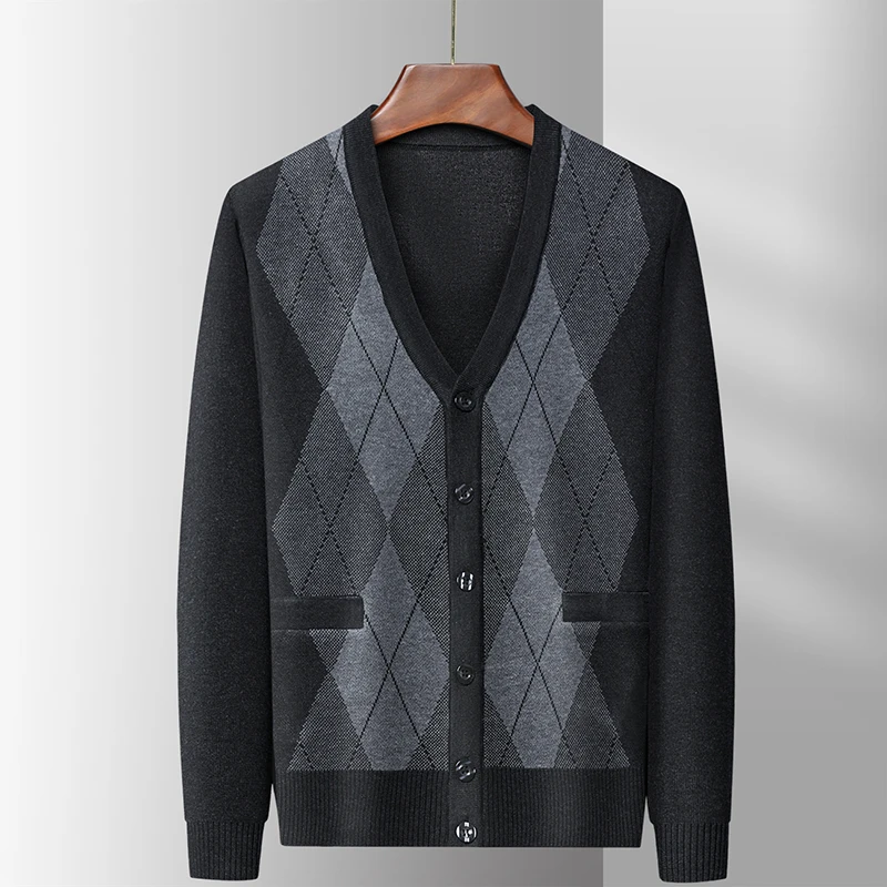 2023 Autumn New Men's Diamond Plaid Long Sleeve Cardigan Sweater Fashion Casual V-neck Knit Sweater
2023 Autumn New Men's Diamond Plaid Long Sleeve Cardigan Sweater Fashion Casual V-neck Knit Sweater