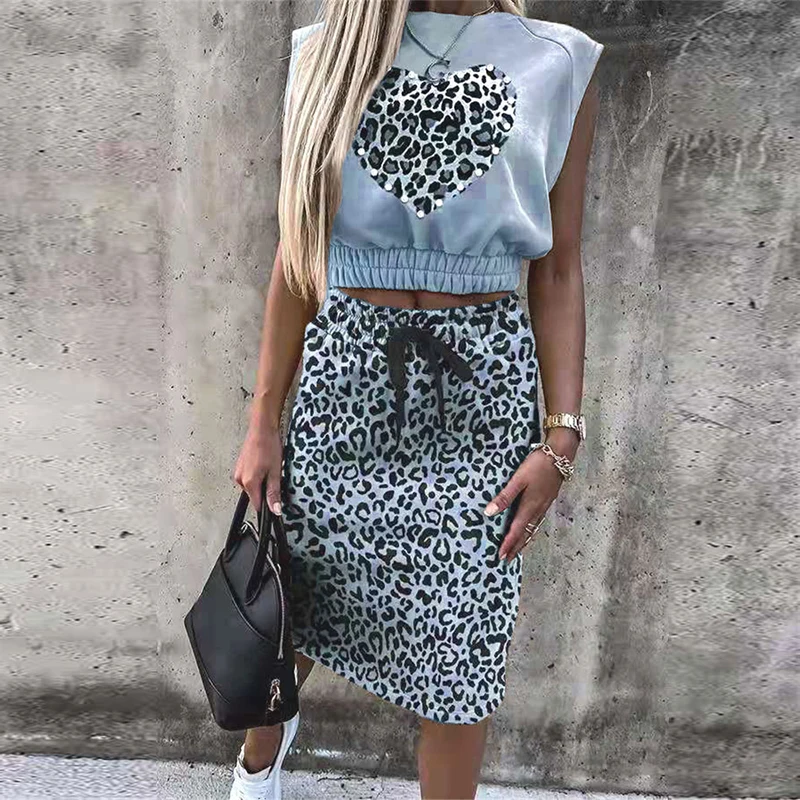 Women Set with Skirt Leopard Slim Ladies Skirts Suit Sleeveless Sweatshirt Crop Tops + Split Lace Up Bottom 2022 Summer Fashion
Women Set with Skirt Leopard Slim Ladies Skirts Suit Sleeveless Sweatshirt Crop Tops + Split Lace Up Bottom 2022 Summer Fashion