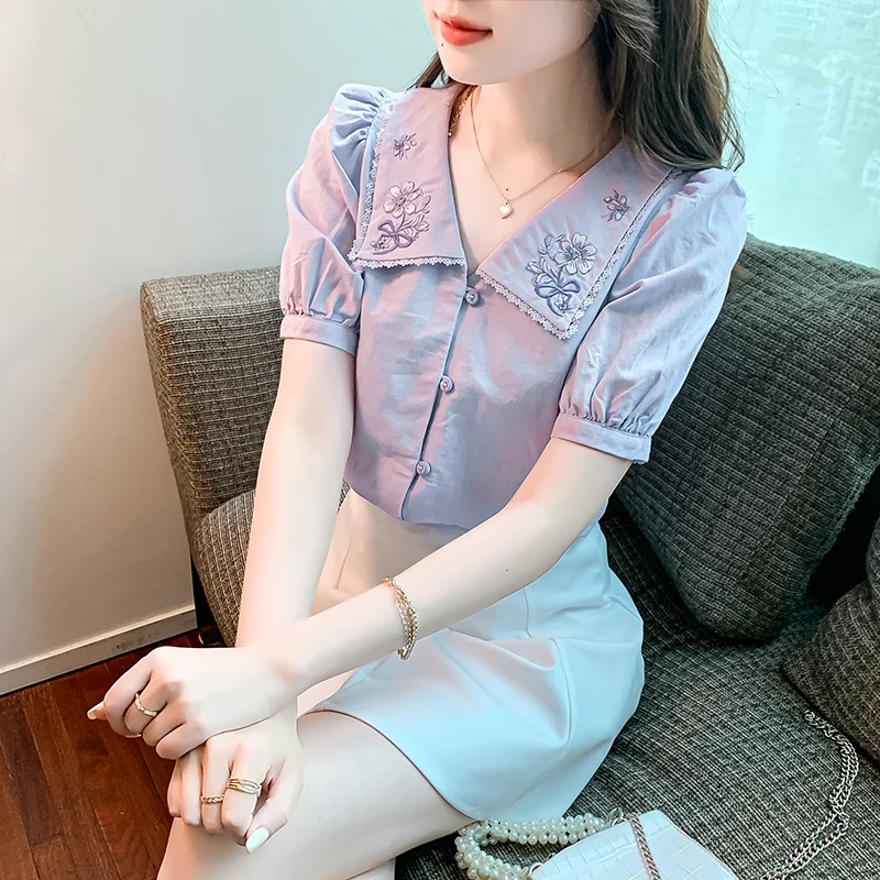New White Women Blouse Short Puff Sleeve Cotton Lace Stitching Embroidery Blouse Lady Tops Casual Peter pan Collar Female Shirt
New White Women Blouse Short Puff Sleeve Cotton Lace Stitching Embroidery Blouse Lady Tops Casual Peter pan Collar Female Shirt