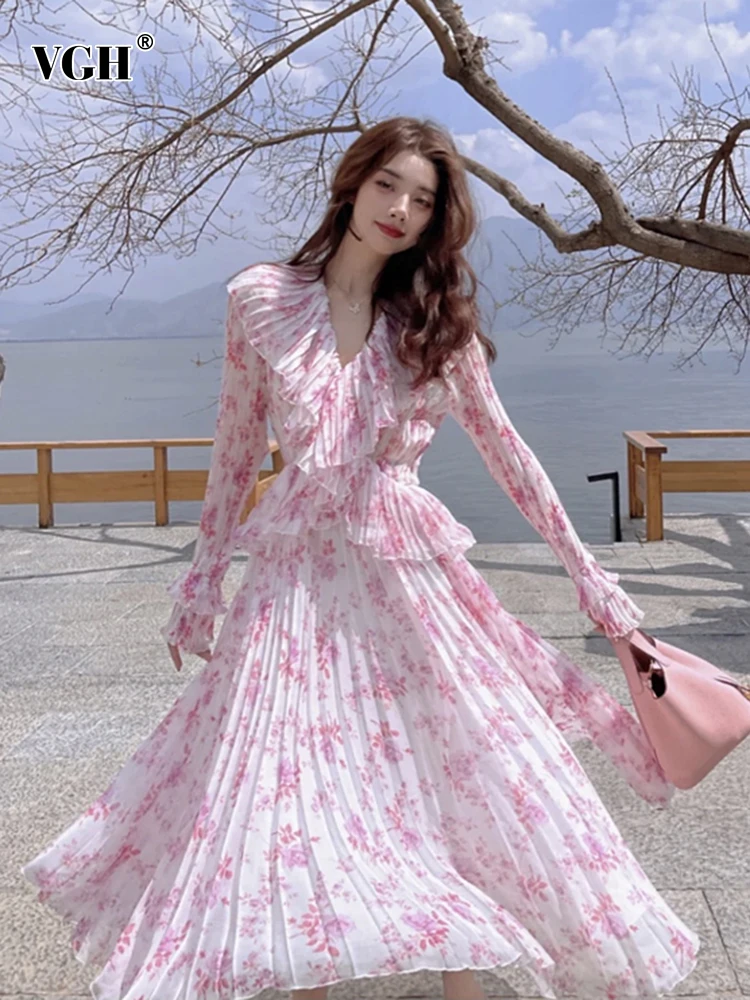VGH Vintage Print Dress For Women V Neck Long Sleeve High Waist Patchwork Folds Ankle Length Dresses Female 2022 Spring Clothing 
VGH Vintage Print Dress For Women V Neck Long Sleeve High Waist Patchwork Folds Ankle Length Dresses Female 2022 Spring Clothing