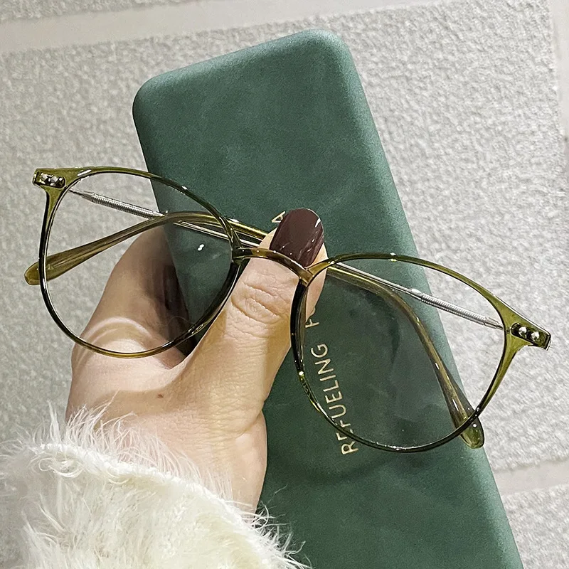 Очки с блокировкой светильник модные легкие круглые плоские зеркальные Ретро Металлические очки могут быть подобраны
Очки с блокировкой светильник модные легкие круглые плоские зеркальные Ретро Металлические очки могут быть подобраны